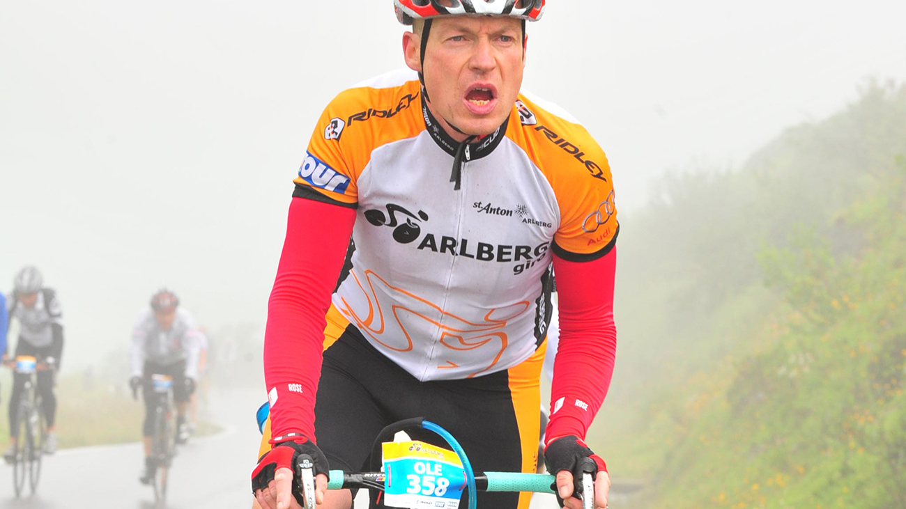 Pfarrer Ole in Action im eigenen Auftrag in ganz Europa: Als Radrennfahrer nahm er an mehreren internationalen Rennen teil. Ein Training auf Mallorca führte ihn durch die Serra de Tramuntana. | privat