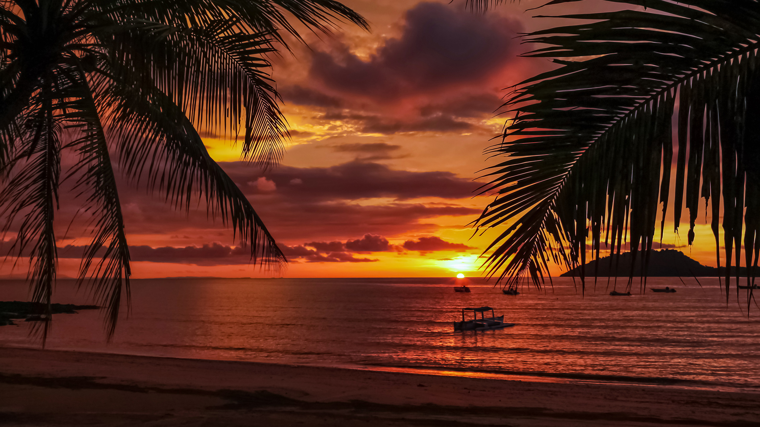 Sonnenuntergang auf Nosy Be | Ralf Depner, Shutterstock